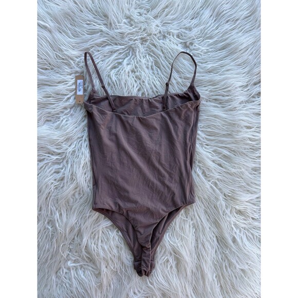 Skims Fits Everybody Cami Thong Bodysuit Umber Size XS - Picture 5 of 9